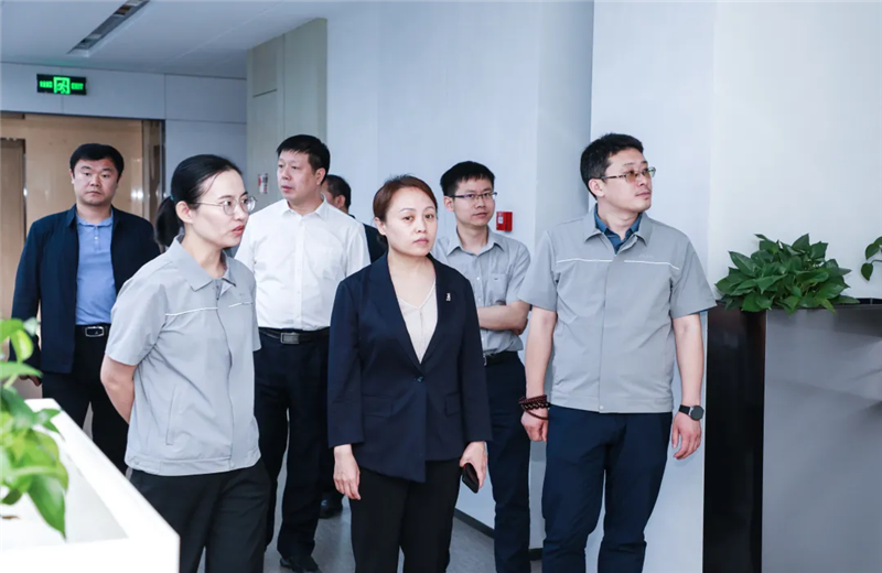 2023年5月15日，河北建材职业技术学院党委书记张明莉一行到asiagame北京集团进行校企合作交流。